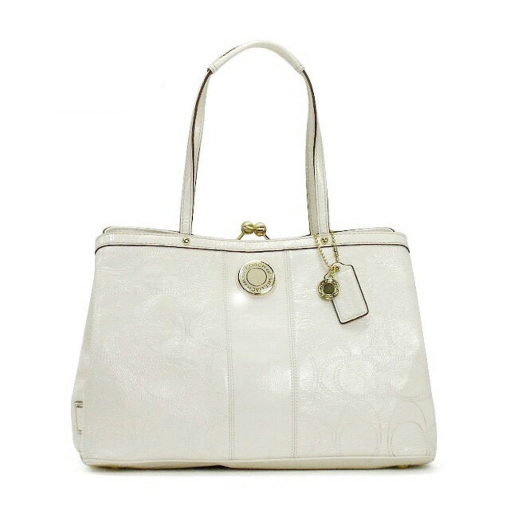 COACH | Patent Leather Cream Kiss Lock Purse